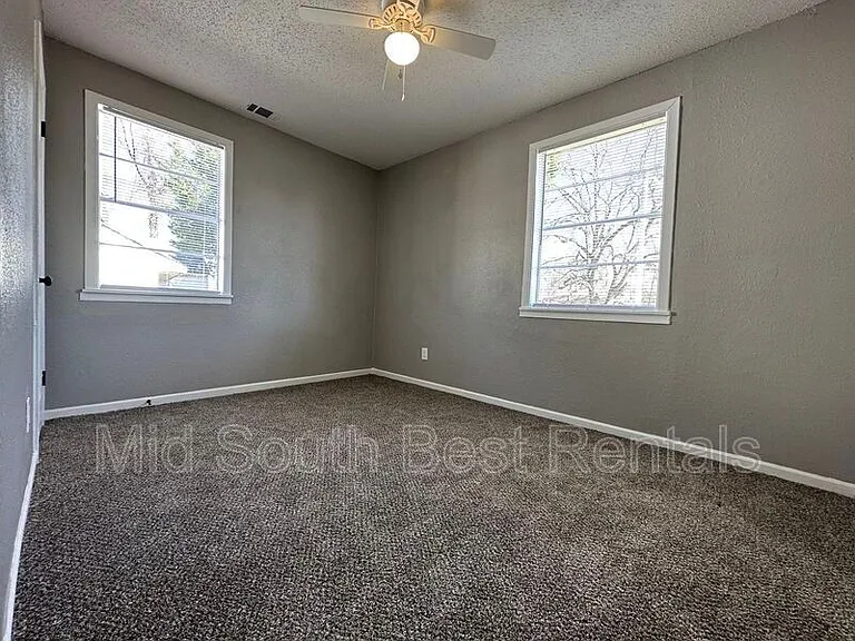 3205 Rochester Rd — Photo 4