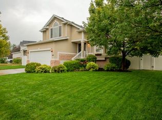 563 W Churchill Dr, Centerville, UT 84014
