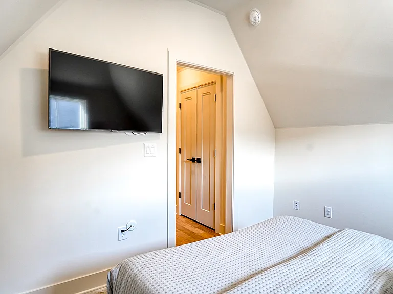 110 Channing Ln — Photo 35