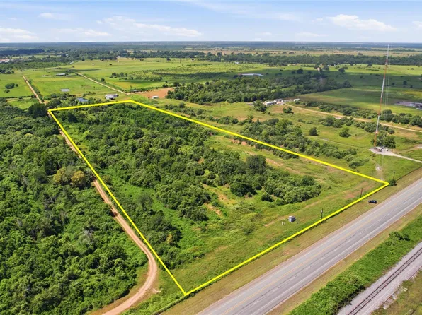 5032 Highway 90, Alleyton, TX 78935