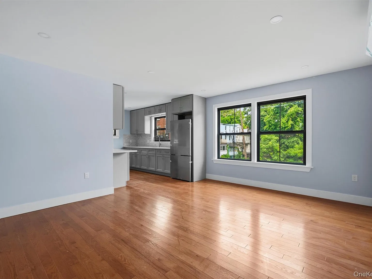 3 bed, 1.5 bath, 900 sqft, $2,900 — Photo 4