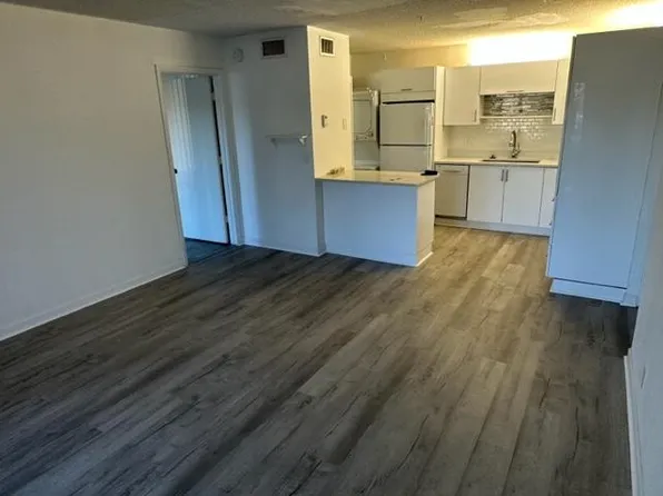 1106 Green Pine Blvd APT E1, West Palm Beach, FL 33409