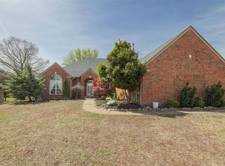 2309 Greystone Ct, Edmond, OK 73034