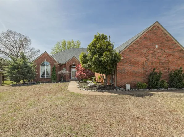 2309 Greystone Ct, Edmond, OK 73034