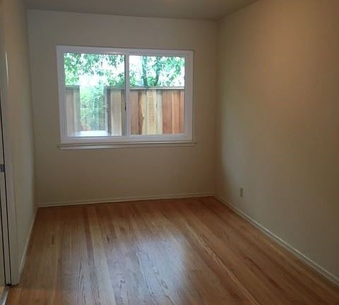 3rd image of 16 Kent Pl APT 1