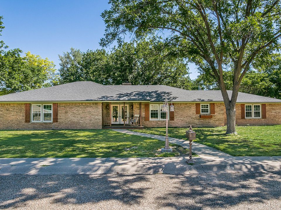 1st image of 24 Hunsley Hills Blvd