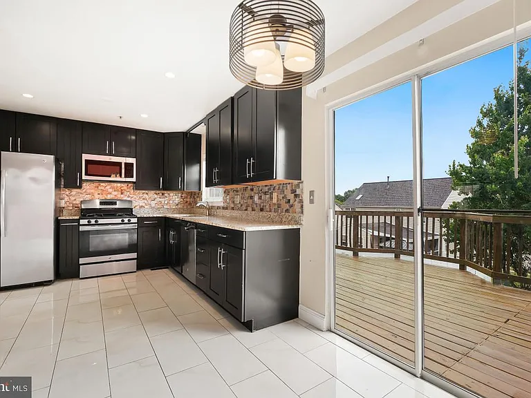 7017 Migliori Ct — Photo 14