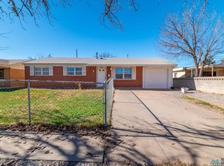 3008 Vassar Dr, Roswell, NM 88203