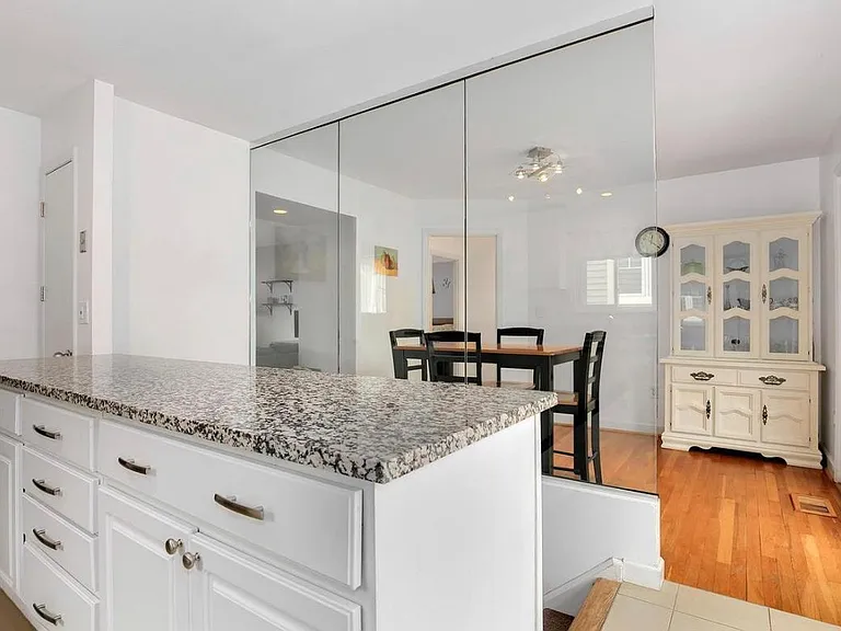 741 Beall Ave — Photo 8