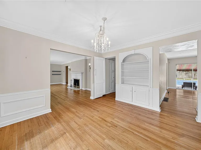 2406 Shoreham Rd — Photo 12