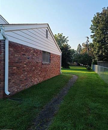 2nd image of 8162 Tamarack Dr