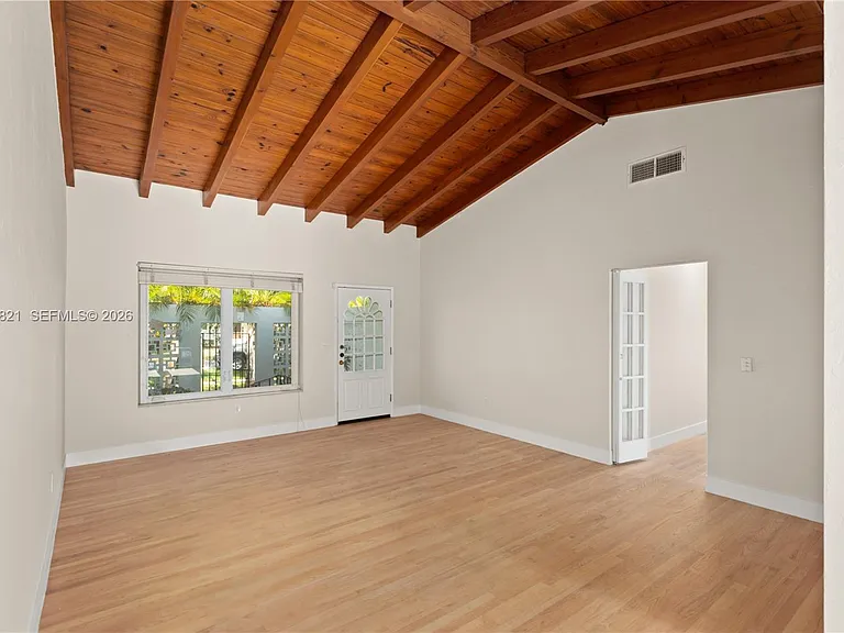 5614 San Vicente St — Photo 14