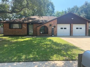 2000 Stonesthrow Dr, Bay City, TX 77414