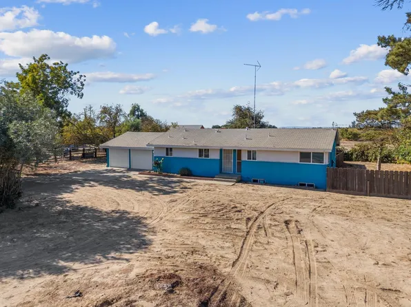 7587 Livingston Cressey Rd, Livingston, CA 95334