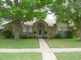 514 Country View Ln, Garland, TX 75043