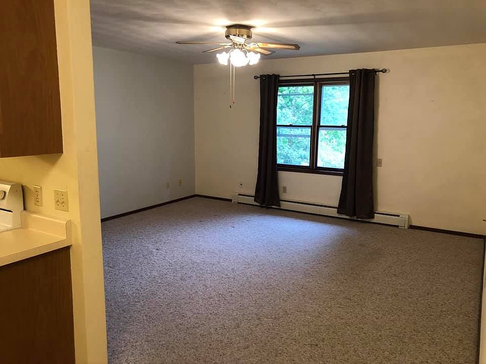 1202 North Railroad St., Sumner 6 Apartment Rentals Sumner, IA Zillow