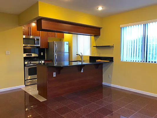 Rented by Astoria Realty | media 8