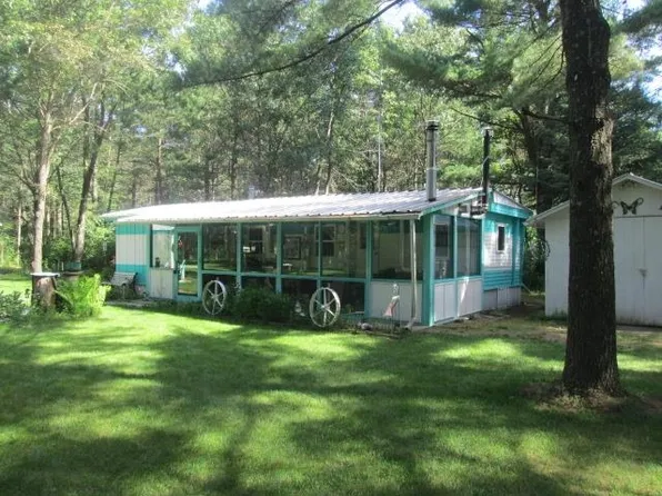 920 Blackhawk Dr, Hancock, WI 54943