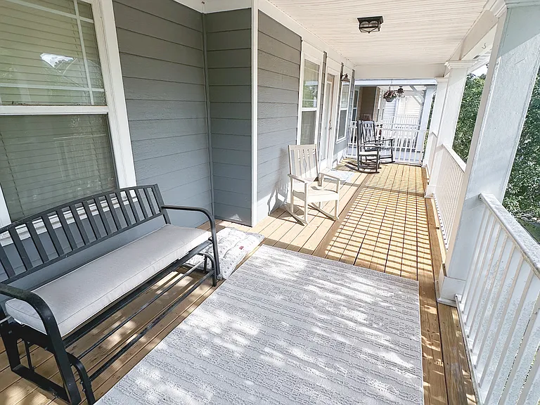 Upstairs Porch / Deck