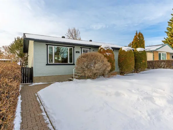1417 N McCrimmon Dr, Carstairs, AB T0M 0N0