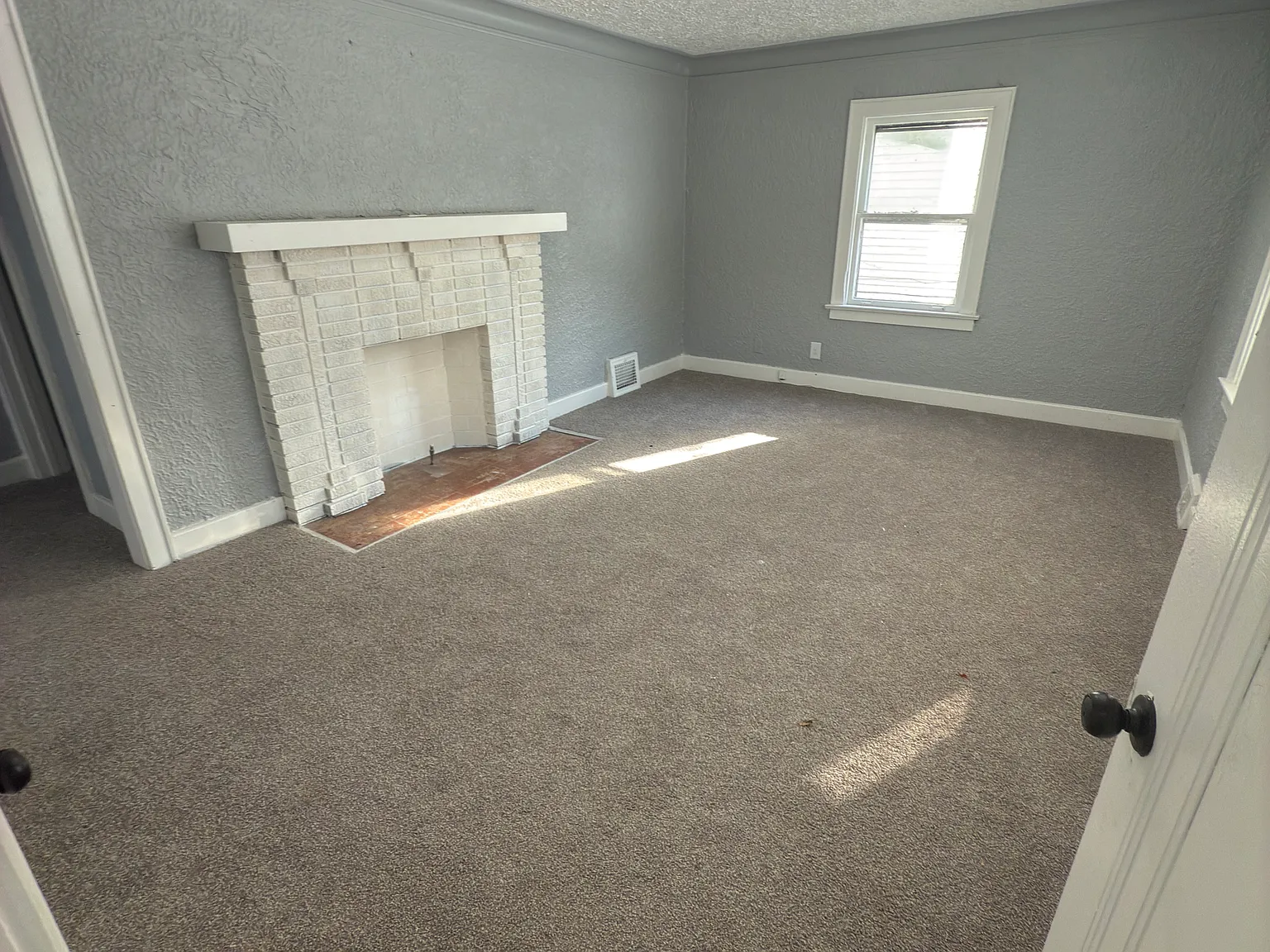 1 bed, 700 sqft, $800 — Photo 2
