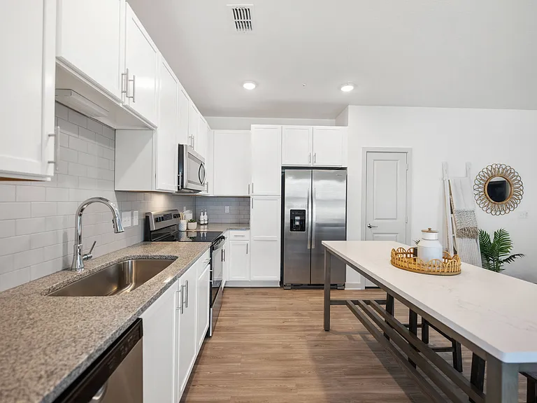 Novo Gateway Apartments and Townhomes — Photo 63