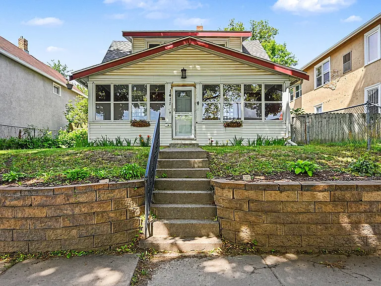 1411 Knox Ave N — Photo 27