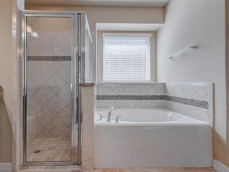 27810 Yorkshire Brook Ln — Photo 25
