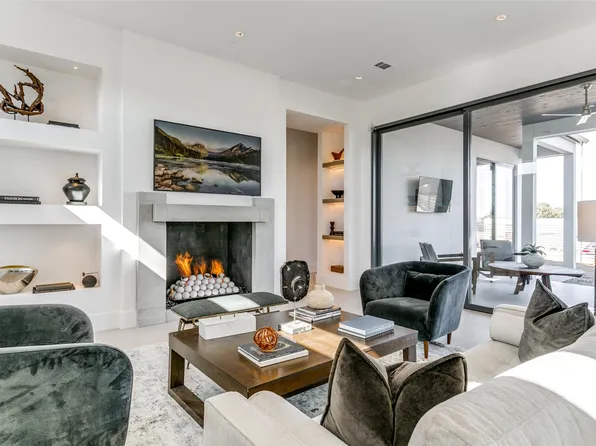 315 Regal Ln, Irving, TX 75039