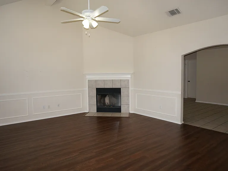 4945 Diamond Trace Trl — Photo 2