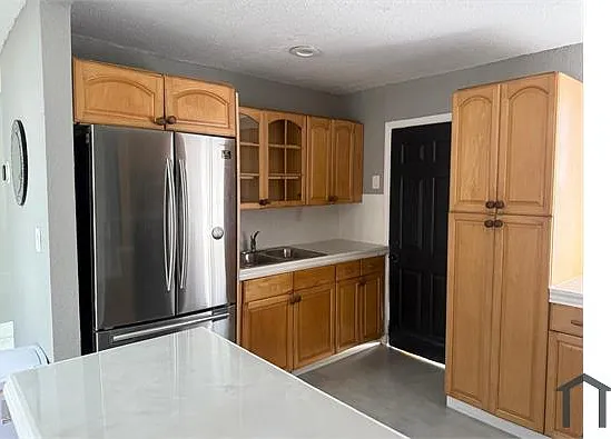 3 bed, $3,500 — Photo 2