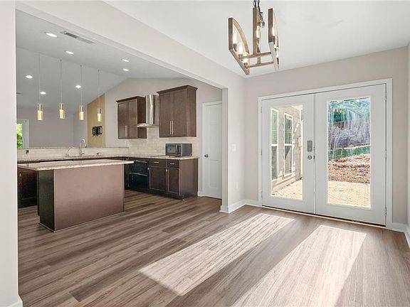 5th image of 2050 Shaffer Rd