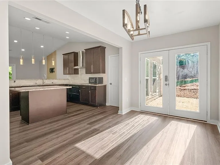 2050 Shaffer Rd — Photo 5