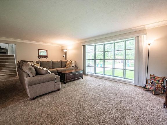 4th image of 5660 Rangeview Dr