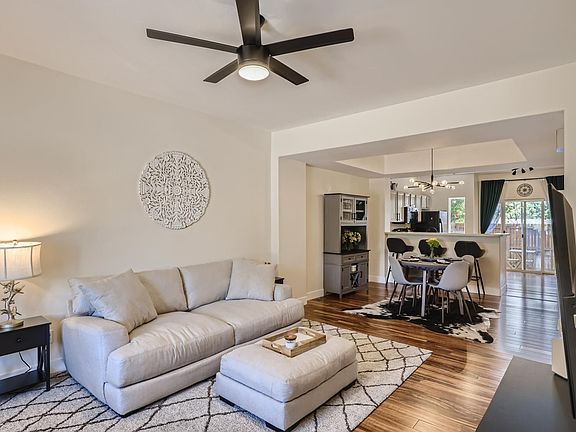 9 foot ceilings, open concept, large living space