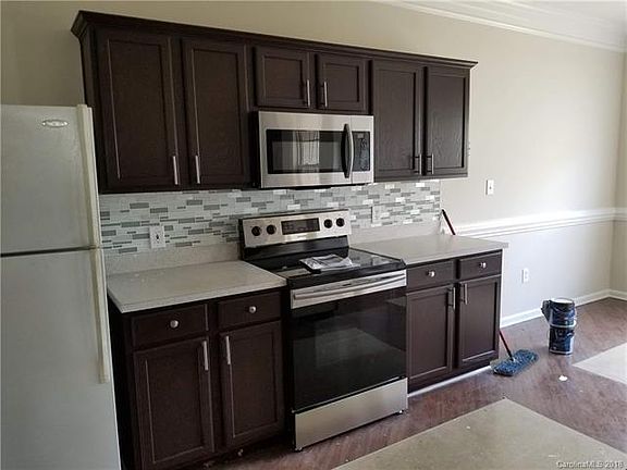 4th image of 5112 Snowdrop Dr