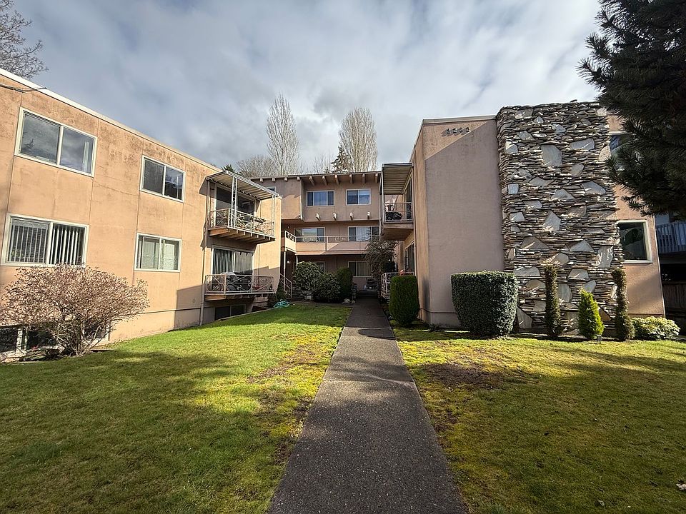 1st image of 2222 Gilman Dr W APT 8