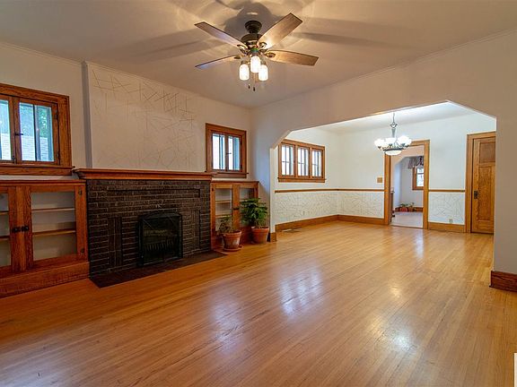 3rd image of 3527 Jones St