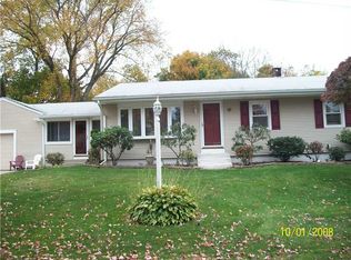 39 Regina Dr, Johnston, RI 02919