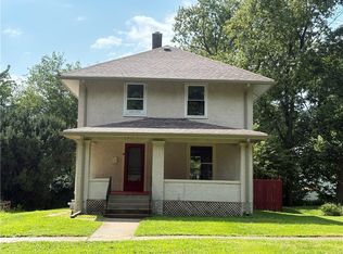 415 S 4th St, Hoopeston, IL 60942