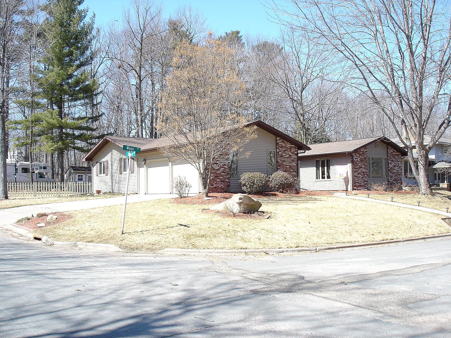 200 Wood St, Rothschild, WI 54474 Zillow