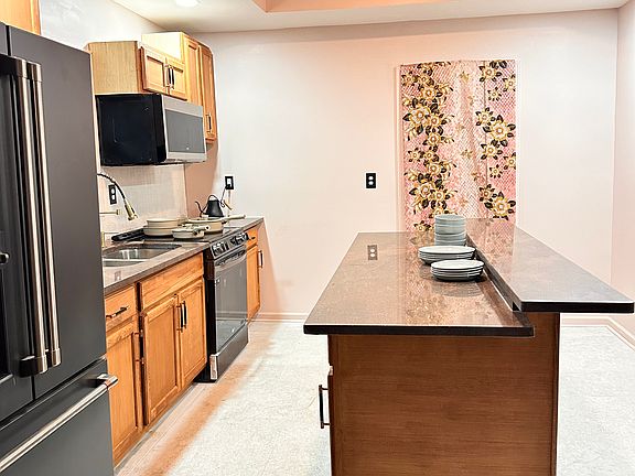 4th image of 2258 Bryant Dr #1