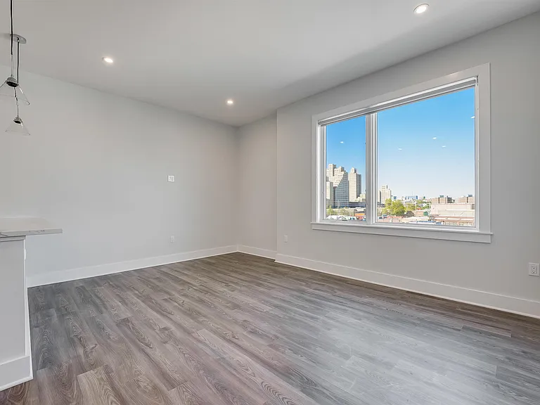 658 Grand St #202 — Photo 7