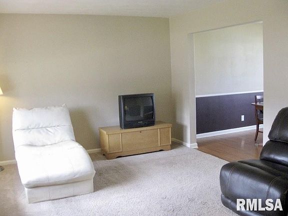 5th image of 2105 W Virginia Ave