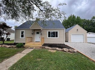 6406 Sunset Dr, Godfrey, IL 62035