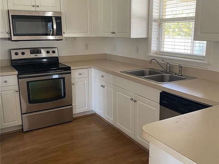 2136 NW 22nd Pl — Photo 9