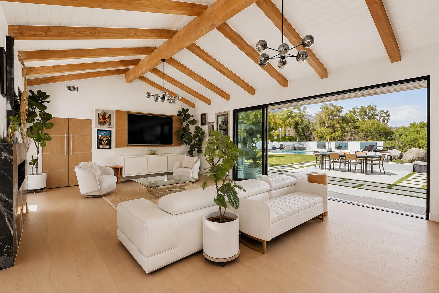 5 bed, 5250 sqft, $27,750 — Photo 4