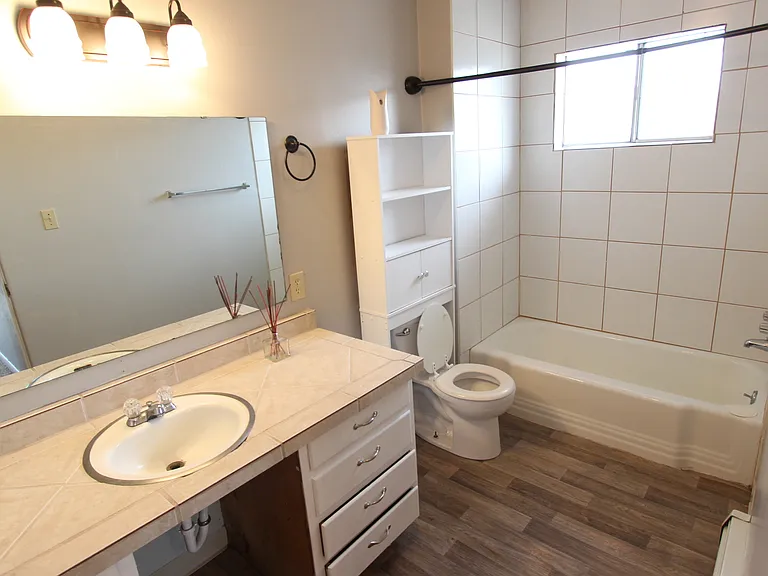 1425 Bunting Ave — Photo 31