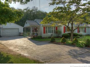 21 Allyn St, Mystic, CT 06355