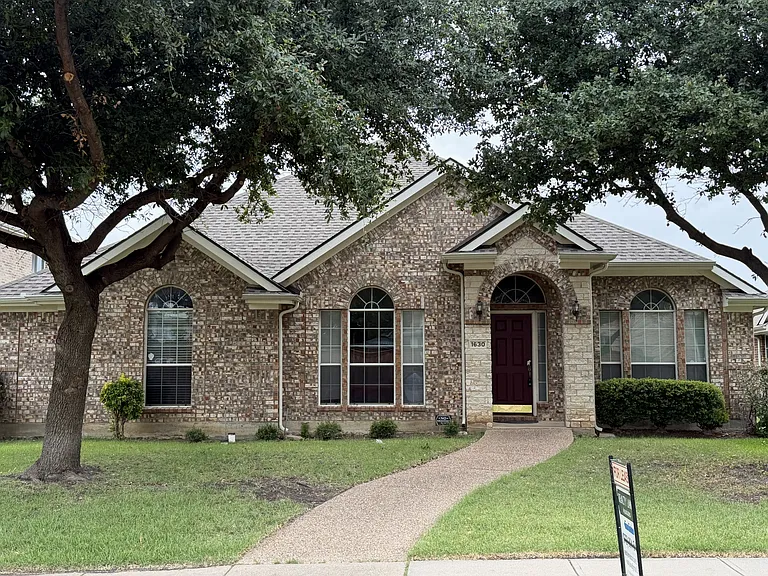 1630 Lagonda Ln — Photo 16